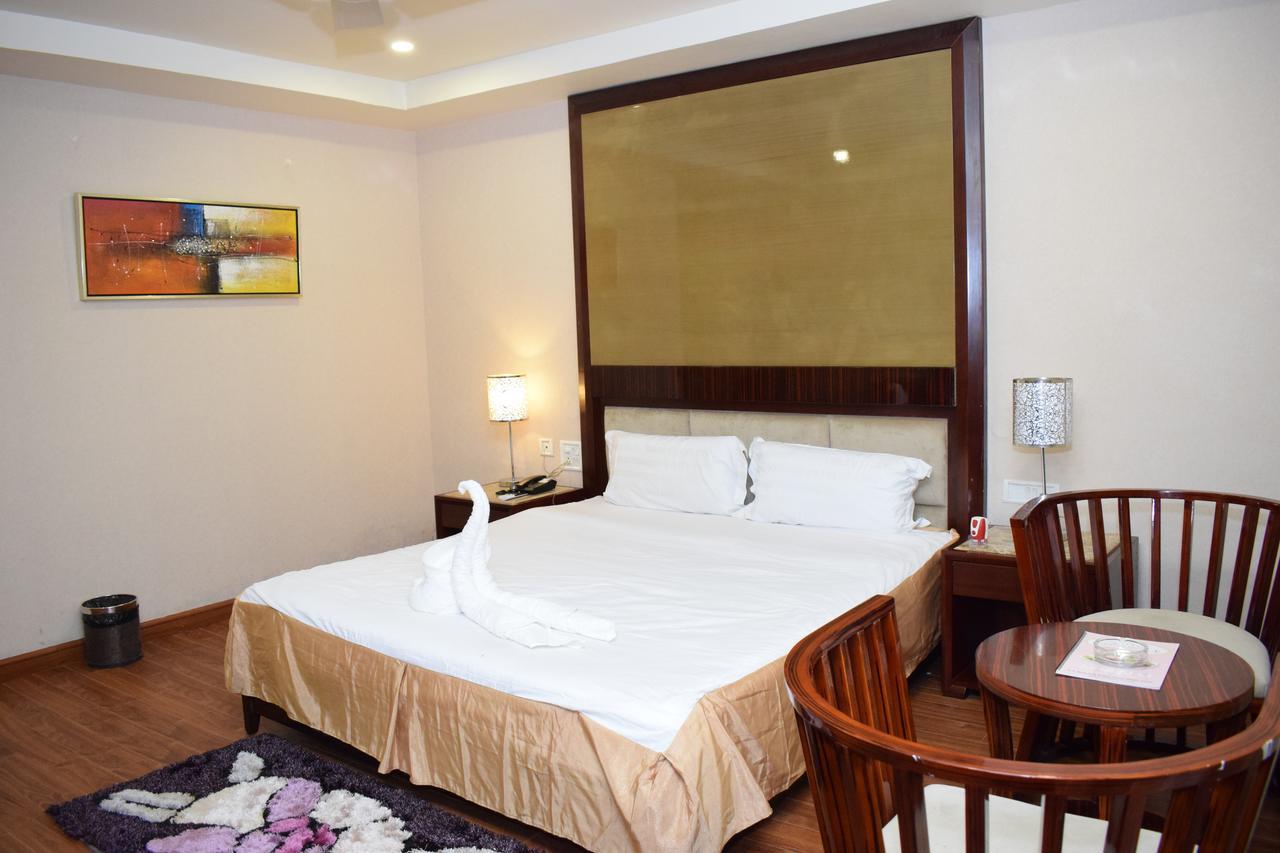 Hotel Grand Palace Jorhāt Exterior photo